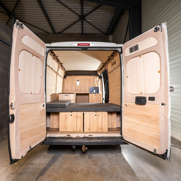 tool-free van conversion Ford Transit 4 Utility van