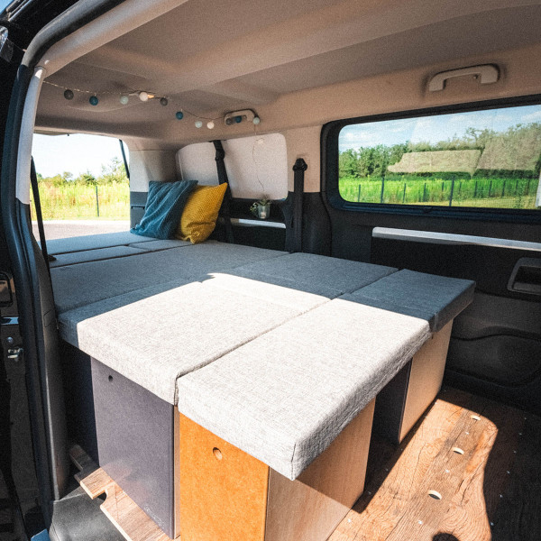 Volkswagen Transporter T4  Caravelle / Multivan van interior conversion