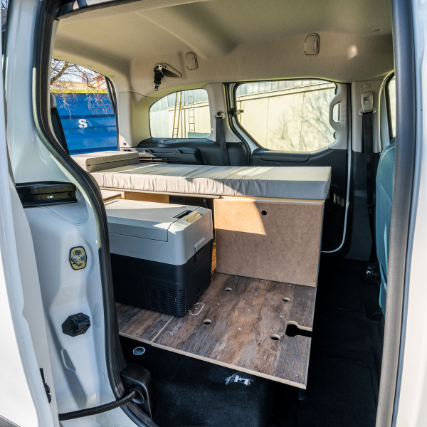 small converted van Peugeot Partner 2 Small van small converted van Peugeot Partner 2 Small van